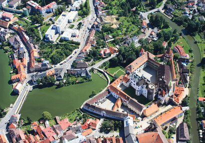 Letecký snímek Jindřichohradeckého zámku, pohled od severu