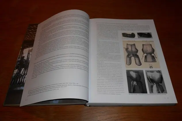 K dostání je nová kniha na téma opočenské zámecké zbrojnice K dostání je nová kniha na téma opočenské zámecké zbrojnice